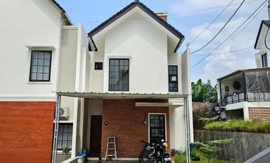 Dijual Cepat Rumah 2lantai di cipageran cimahi dkt Tol Baros sdh shm