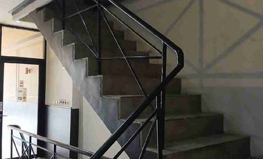 DISEWAKAN RUKO BAGUS 3,5LANTAI PINGGIR JALAN RAYA 2 MOBIL LOWONG TEBET