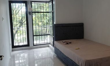 Rumah di sewa Emerald Terrace Bintaro Jaya Sektor 7 Furnish Bersih Terawat
