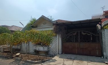 Rumah Hitung Tanah Darmo Villa Kecamatan Dukuh Pakis Surabaya Barat