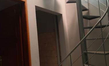 Rumah Hook 2 Lantai Siap Huni di Setraduta Cemara