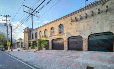 Propiedad en venta sobre Paseo de los Leones en Mitras Centro – 700 m² con Gran Potencial para Desarrolladores