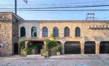 Propiedad en venta sobre Paseo de los Leones en Mitras Centro – 700 m² con Gran Potencial para Desarrolladores