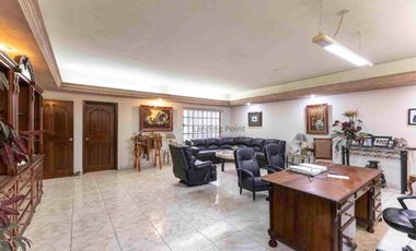 Propiedad en venta sobre Paseo de los Leones en Mitras Centro – 700 m² con Gran Potencial para Desarrolladores