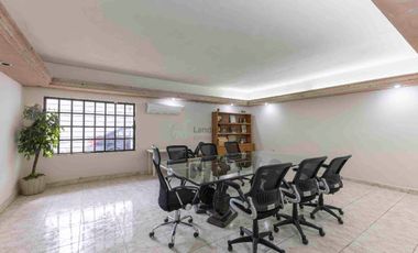 Propiedad en venta sobre Paseo de los Leones en Mitras Centro – 700 m² con Gran Potencial para Desarrolladores