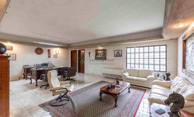 Propiedad en venta sobre Paseo de los Leones en Mitras Centro – 700 m² con Gran Potencial para Desarrolladores