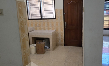 Disewakan Rumah 2 lantai Siap Huni di Lebak Indah Regency, dekat Mulyosari, Sutorejo, MERR, Pakuwon City