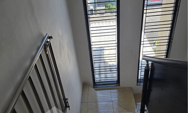 Disewakan Rumah 2 lantai Siap Huni di Lebak Indah Regency, dekat Mulyosari, Sutorejo, MERR, Pakuwon City