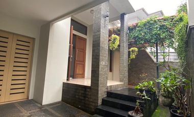 FOR RENT  jl Ciniru - Kebayoran Baru modern minimalis