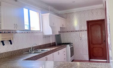 Departamento de alquiler, 3 dormitorios en la Ciudadela Las Riberas-Samborondón