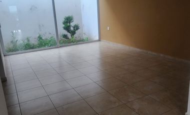 RENTA DE CASA EN VISTAS ALTOZANO, COTO CONEJOS