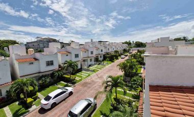 CASA EN VENTA EN CONDOMINIO CON SEGURIDAD Y AMENIDADES