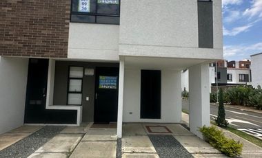 CASA EN VENTA DE OPORTUNIDAD JAMUNDI ALFAGUARA