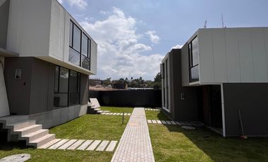 Casas por estrenar TUMBACO Escalon Tumbaco en conjunto dos pisos