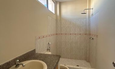 Casa en Alquiler en la Urbanización BeloHorizonte, 3 Habitaciones, 3 Baños, Patio, Piscina, Parques Seguridad,  Vía a la Costa.