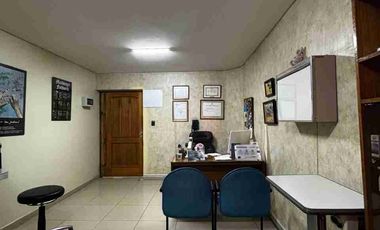 Vende oficina en Centro Medico Insi