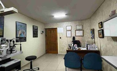 Vende oficina en Centro Medico Insi