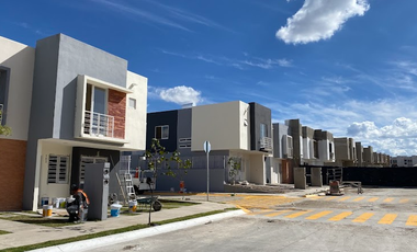 Vive la experiencia de comprar inteligente!! Venta de Casa en Remate Bancario, AV. PASEO RÍO BLANCO, COL. PARQUES DE TESISTÁN, ZAPOPAN JAL