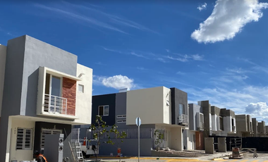 Vive la experiencia de comprar inteligente!! Venta de Casa en Remate Bancario, AV. PASEO RÍO BLANCO, COL. PARQUES DE TESISTÁN, ZAPOPAN JAL