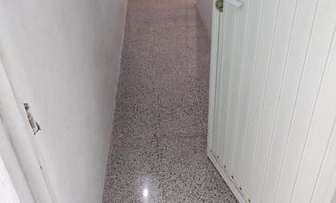 Luminosa oficina en Planta alta, AV Madero Casi esquina Glorieta Revolución