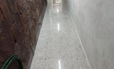 Luminosa oficina en Planta alta, AV Madero Casi esquina Glorieta Revolución