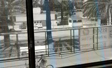 Luminosa oficina en Planta alta, AV Madero Casi esquina Glorieta Revolución