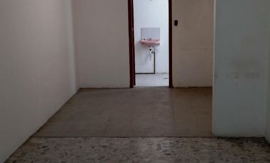 Luminosa oficina en Planta alta, AV Madero Casi esquina Glorieta Revolución