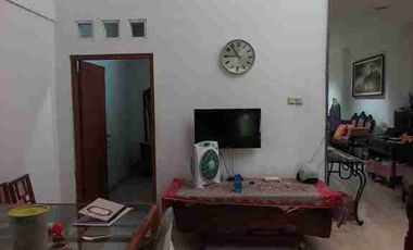 rumah serengan dekat Singosaren solo kota