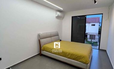 ALQUILER CASA POR ESTRENAR EN URBANIZACIÓN