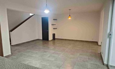 Casa En Renta En Esquina Frente Al Area Verde, Con 3 Reclamas Y Roof Garden, A 5 Minutos De Finsa, Y Autopista. En Cuautlancingo, Puebla
