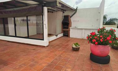 Casa En Renta En Esquina Frente Al Area Verde, Con 3 Reclamas Y Roof Garden, A 5 Minutos De Finsa, Y Autopista. En Cuautlancingo, Puebla