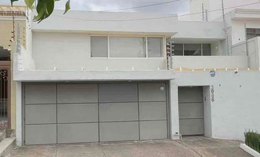 Casa en SEATTLE con cuarto de servicio y jardín