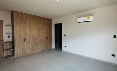 CASA EN RENTA EN DOMINIO CUMBRES