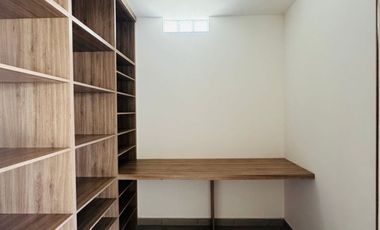 CASA EN RENTA EN DOMINIO CUMBRES