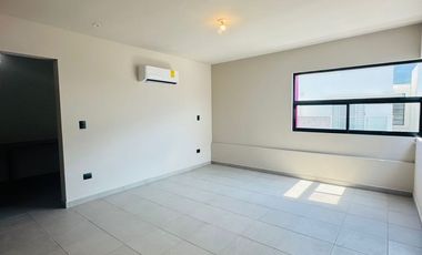 CASA EN RENTA EN DOMINIO CUMBRES