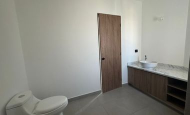 CASA EN RENTA EN DOMINIO CUMBRES