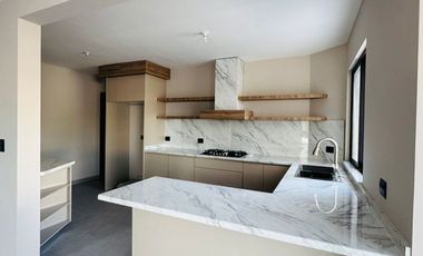 CASA EN RENTA EN DOMINIO CUMBRES