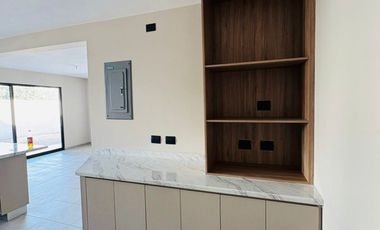 CASA EN RENTA EN DOMINIO CUMBRES