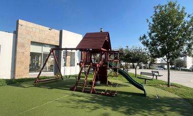 CASA EN RENTA EN DOMINIO CUMBRES