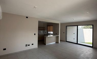 CASA EN RENTA EN DOMINIO CUMBRES