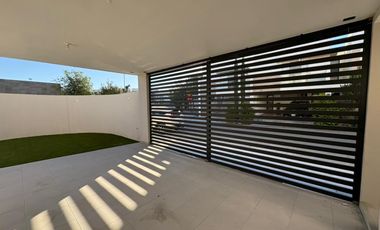 CASA EN RENTA EN DOMINIO CUMBRES