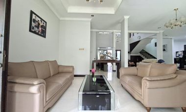 Jual Rumah LUAS harga MURAH di bawah PASARAN posisi Hook di Gegerkalong Setiabudi Bandung Utara  Luas tanah 508 m2 Luas bangunan 611