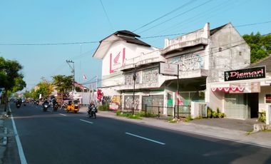 Tanah Strategis Jogja TEPI Jl Bantul Lt 897 m² ld 20 m SHM Utara PASTY