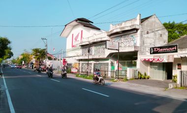 Tanah Strategis Jogja TEPI Jl Bantul Lt 897 m² ld 20 m SHM Utara PASTY