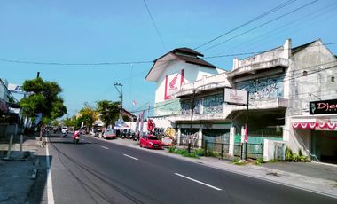 Tanah Strategis Jogja TEPI Jl Bantul Lt 897 m² ld 20 m SHM Utara PASTY