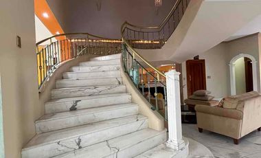 SE VENDE Exclusiva Mansión en los Ceibos para vivir o como Empresa