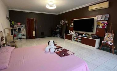 SE VENDE Exclusiva Mansión en los Ceibos para vivir o como Empresa