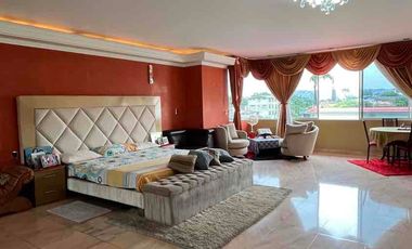 SE VENDE Exclusiva Mansión en los Ceibos para vivir o como Empresa