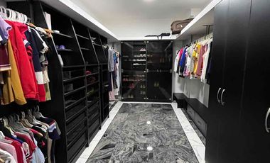 SE VENDE Exclusiva Mansión en los Ceibos para vivir o como Empresa