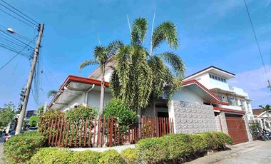 Corner House and Lot with 5-Bedrooms in Westwoods Subdivision, Iloilo City